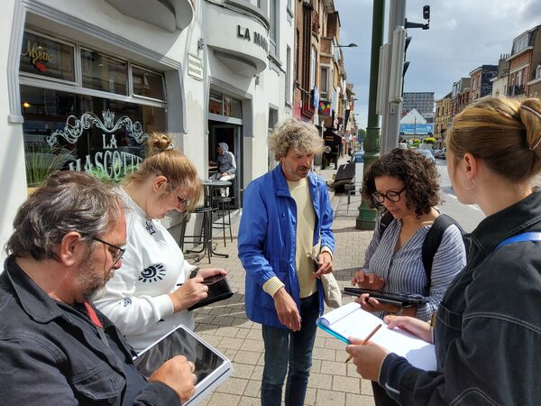 Des relevés de terrain complètent la récolte de données existantes